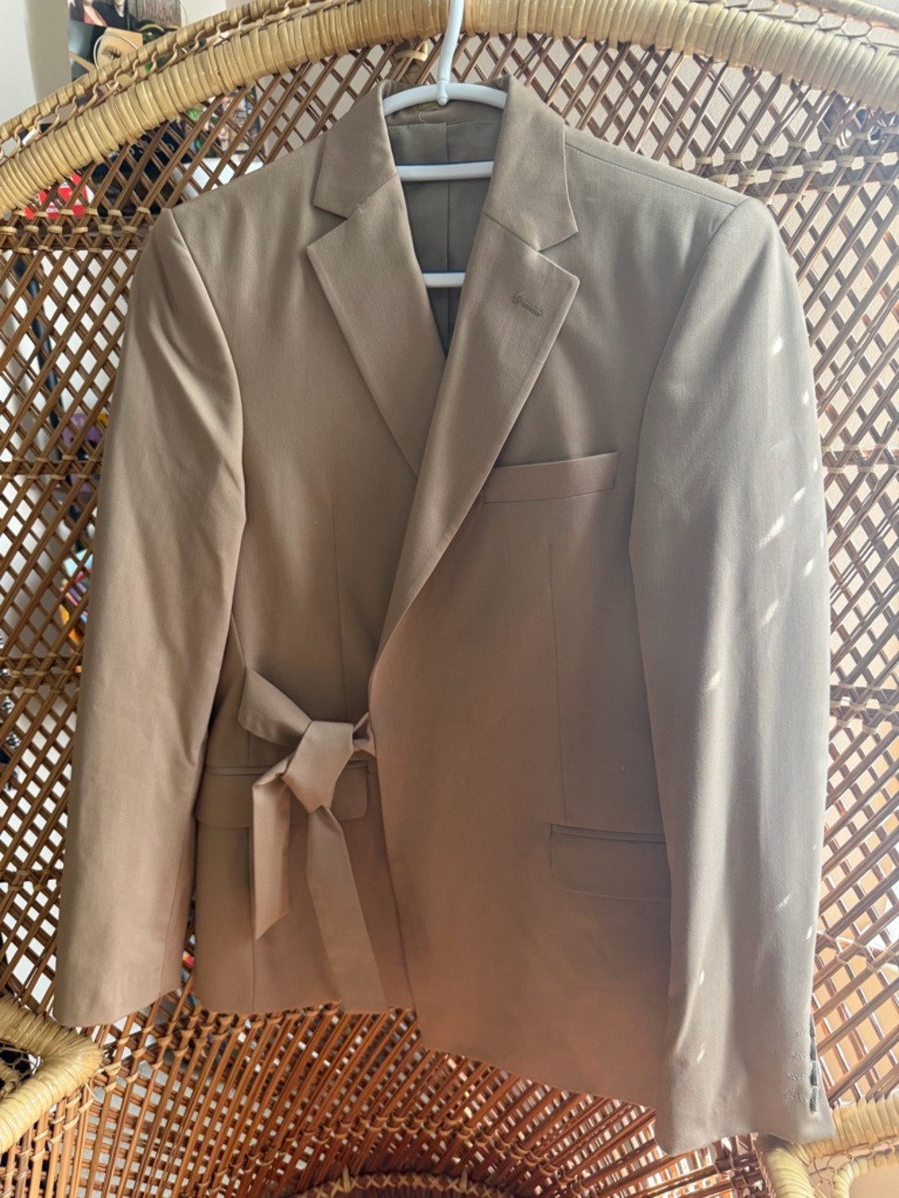 Boohoo MAN Tan Single-Breasted Blazer with Waist Tie